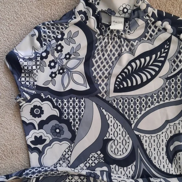 High Neck Top - Picture 4 of 5